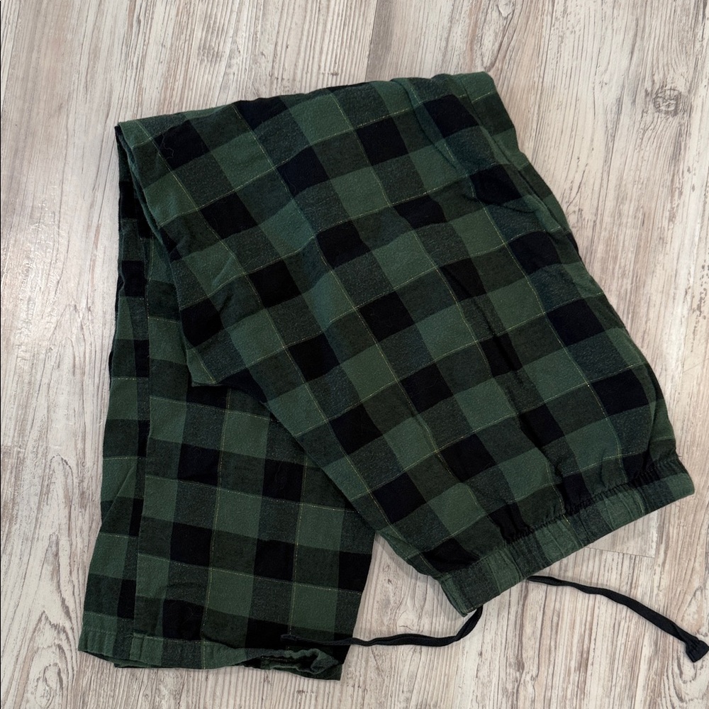 Stars Above Plaid Lounge Pants - Green and Gray